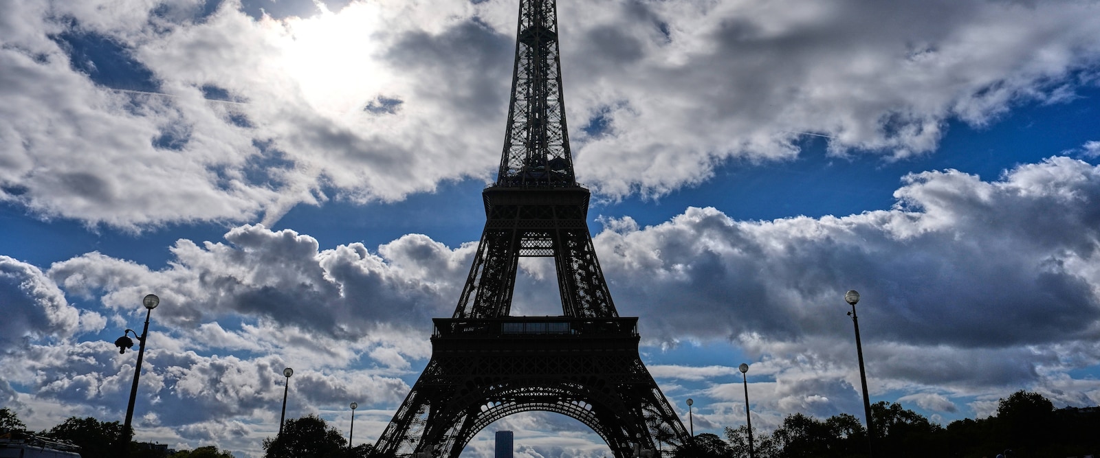 Eiffel Tower chief to step down after exclusion of female staff during Hindu delegation visit