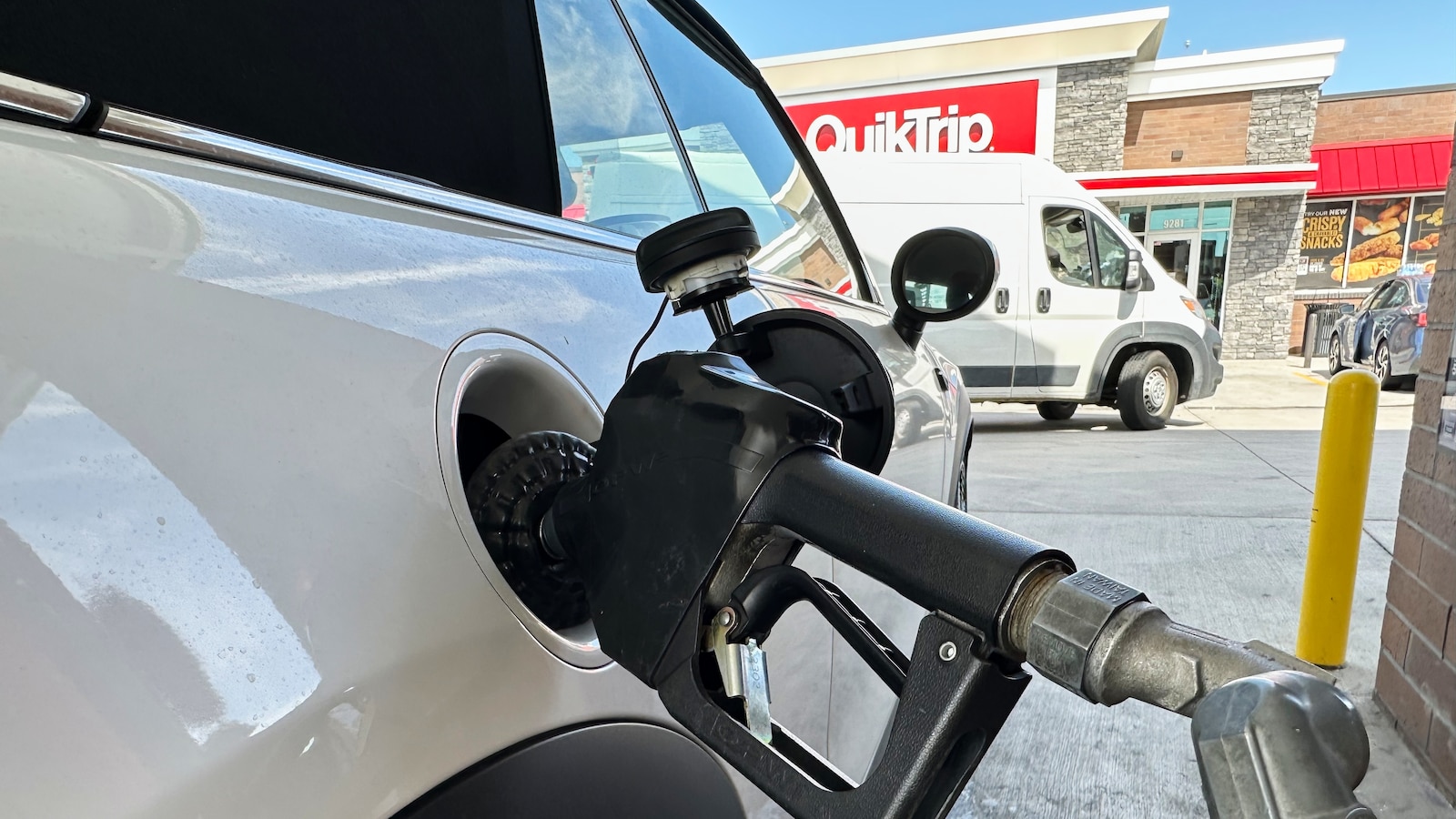 Americans growing more pessimistic about the economy as prices for gas, other items remain elevated