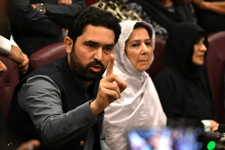 epa13182622 Chief Minister of Khyber Pakhtunkhwa, Sohail Afridi (L) speaks next to Rubina Khan (C) and Uzma Khan, sisters of Pakistan's former Prime Minister Imran Khan, during a press conference following Khan's medical examination, in Islamabad, Pakistan, 21 August 2026. Amid growing concerns over his health, Imran Khan was transferred back to prison on 21 August after doctors at an Islamabad hospital briefly examined him and deemed him 'medically fit'. EPA/SOHAIL SHAHZAD