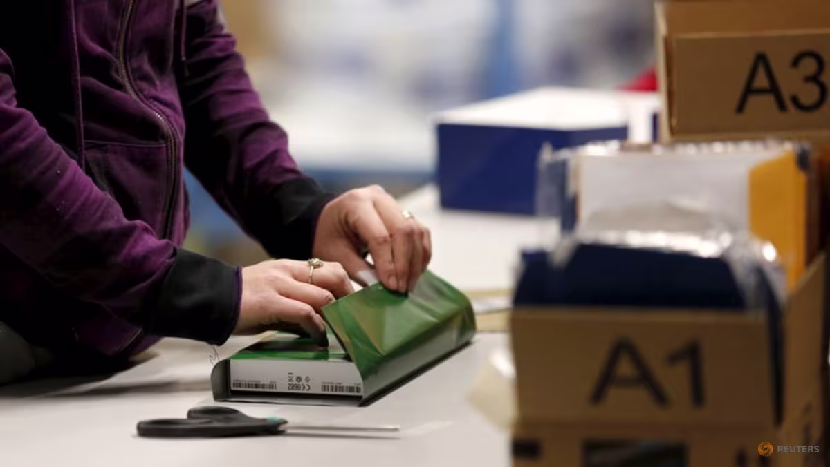 US holiday online sales to grow 6.7% as discounts attract shoppers, Adobe Analytics forecasts