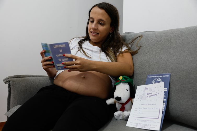 Rio de Janeiro (RJ), 14/09/2026 – A gestante Raissa Raiana de Oliveira fala sobre vacinação durante a gravidez. Foto: Fernando Frazão/Agência Brasil