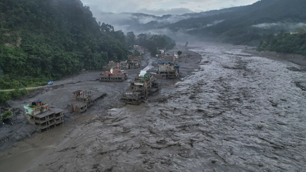 Nepal floods, Nepal avalanche