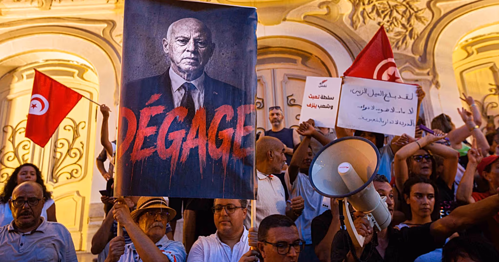 Tunisia president softens 'fake news' decree after criticism by rights groups