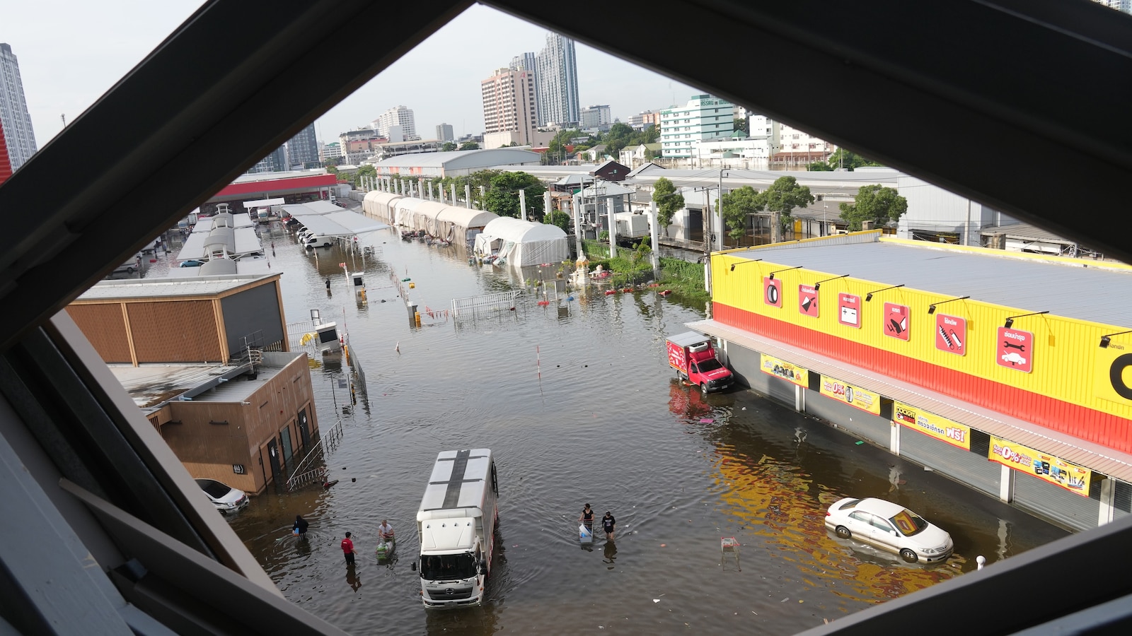 Thailand's govt approves emergency funding after deadly floods that impacted millions