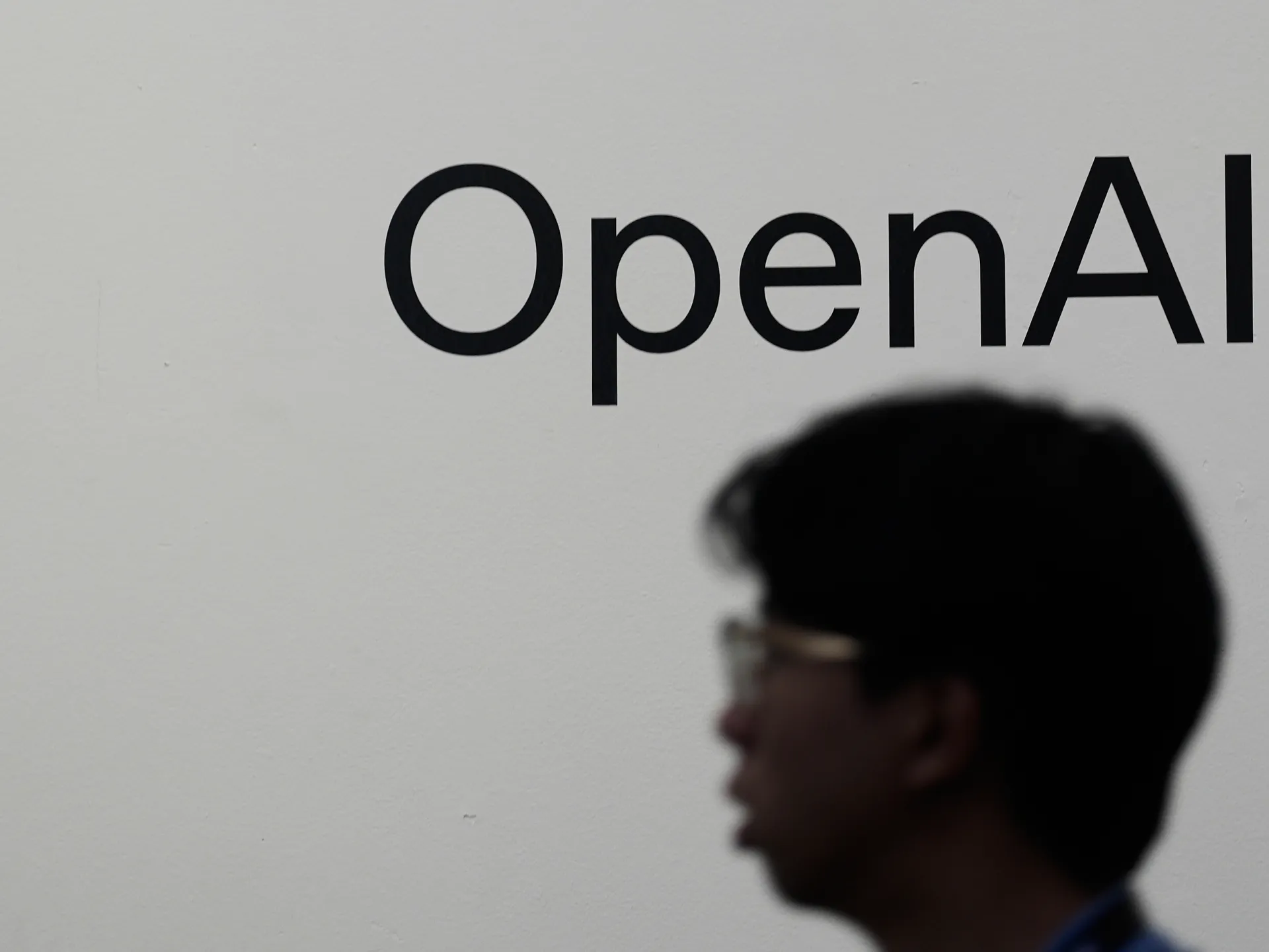 US regulator launches probe into AI companies