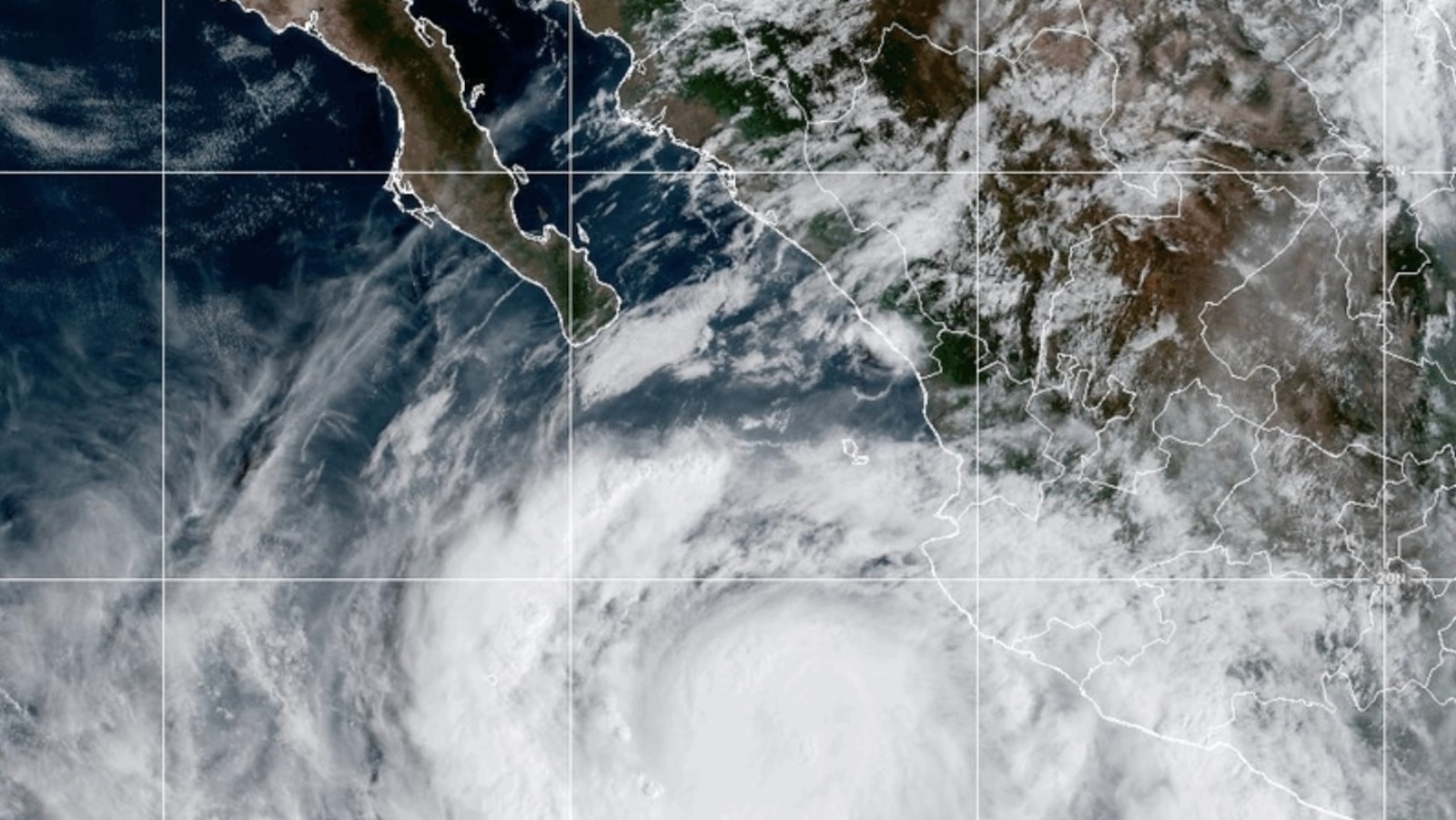 Tropical Pacific moisture drenches central US as another Pacific hurricane forms