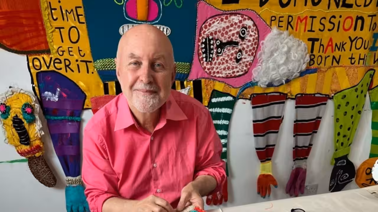 London artist turned his home into the House of Dreams