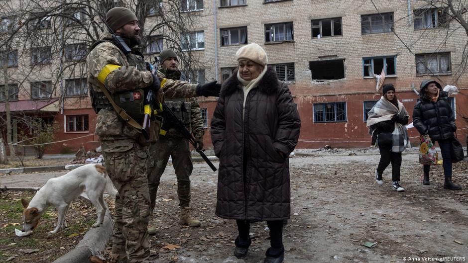 Famine threatens Ukrainian town of Oleshky as Russia's war cuts residents off from food and supplies