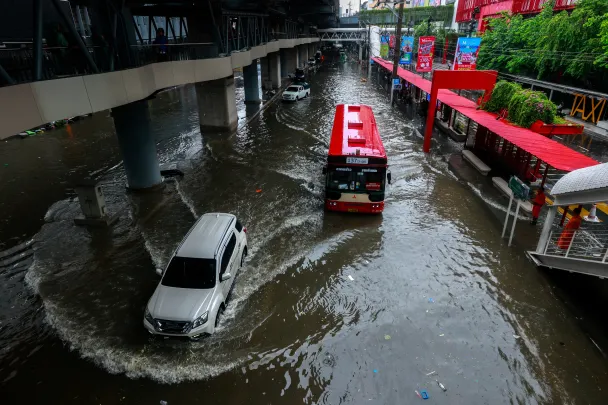 Vehicles move on a flooded street during heavy rain in Bangkok, Thailand, September 26, 2026. (REUTERS)