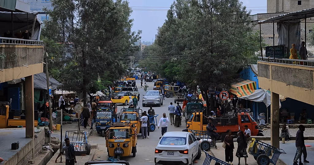 Fighting rages in northern Ethiopia, raising humanitarian concerns