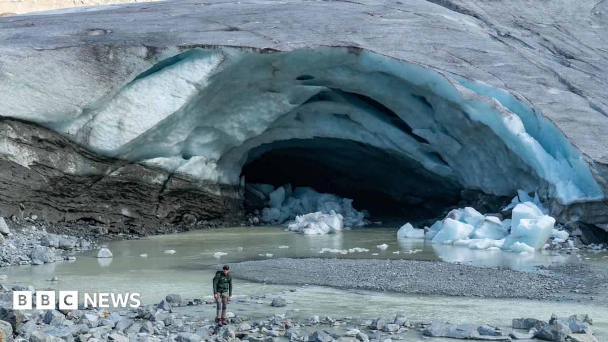 Swiss glaciers suffer 'disastrous' year of ice loss