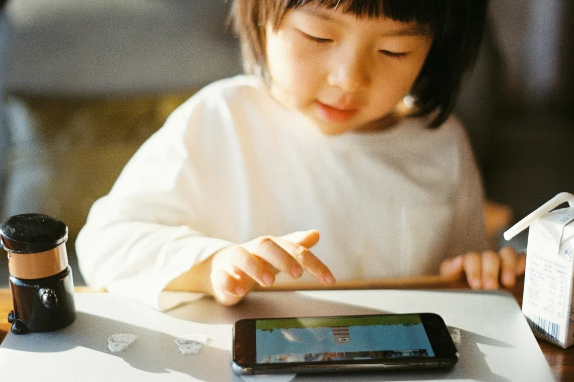 De plus en plus de tout-petits en Corée du Sud commencent à utiliser des smartphones avant l’âge de 2 ans : rapport