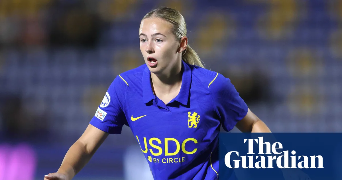 Chelsea’s Lexi Potter gets first England squad call-up but no Kelly or Toone