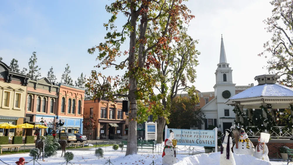 'Gilmore Girls’ Holiday Event on Warner Bros. Studio Tour Hollywood