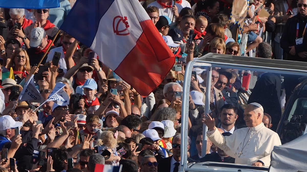 Video. Worshippers react to Pope Leo XIV’s Mass in Lourdes