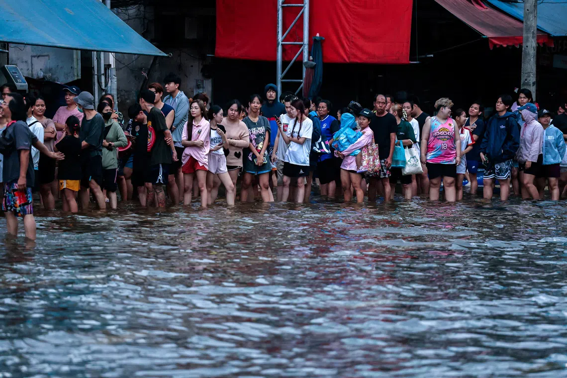 Thailand expects to clear Bangkok floodwater in two to three days, government says