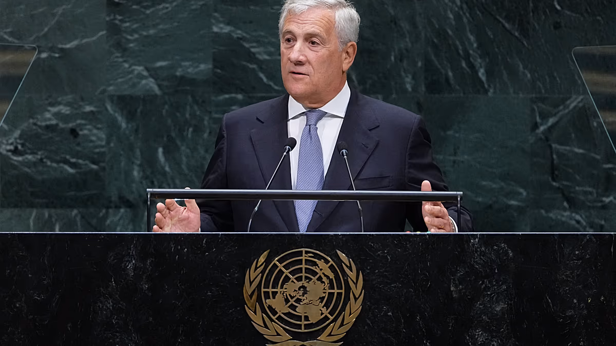 "Respectable women in long skirts": Tajani under fire in memes and international media