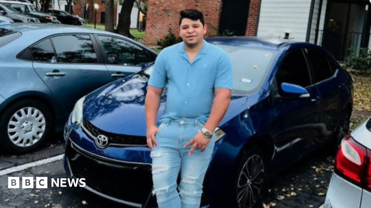 Protests as ICE agent shoots and wounds Venezuelan DoorDash driver in Texas