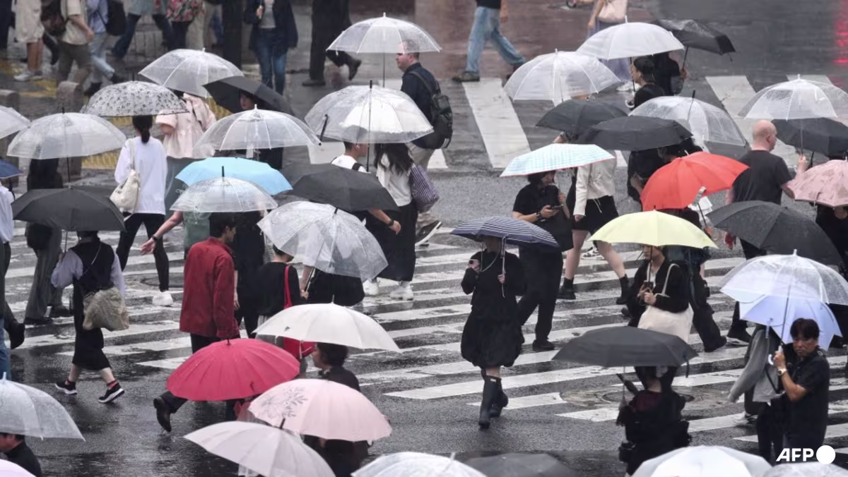 Tokyo suffers longest streak of rainy days on record